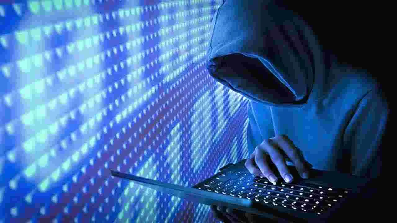 Cyber crime: మహిళను బురిడీ కొట్టించి రూ. 11.92 లక్షలు కొట్టేశారు..