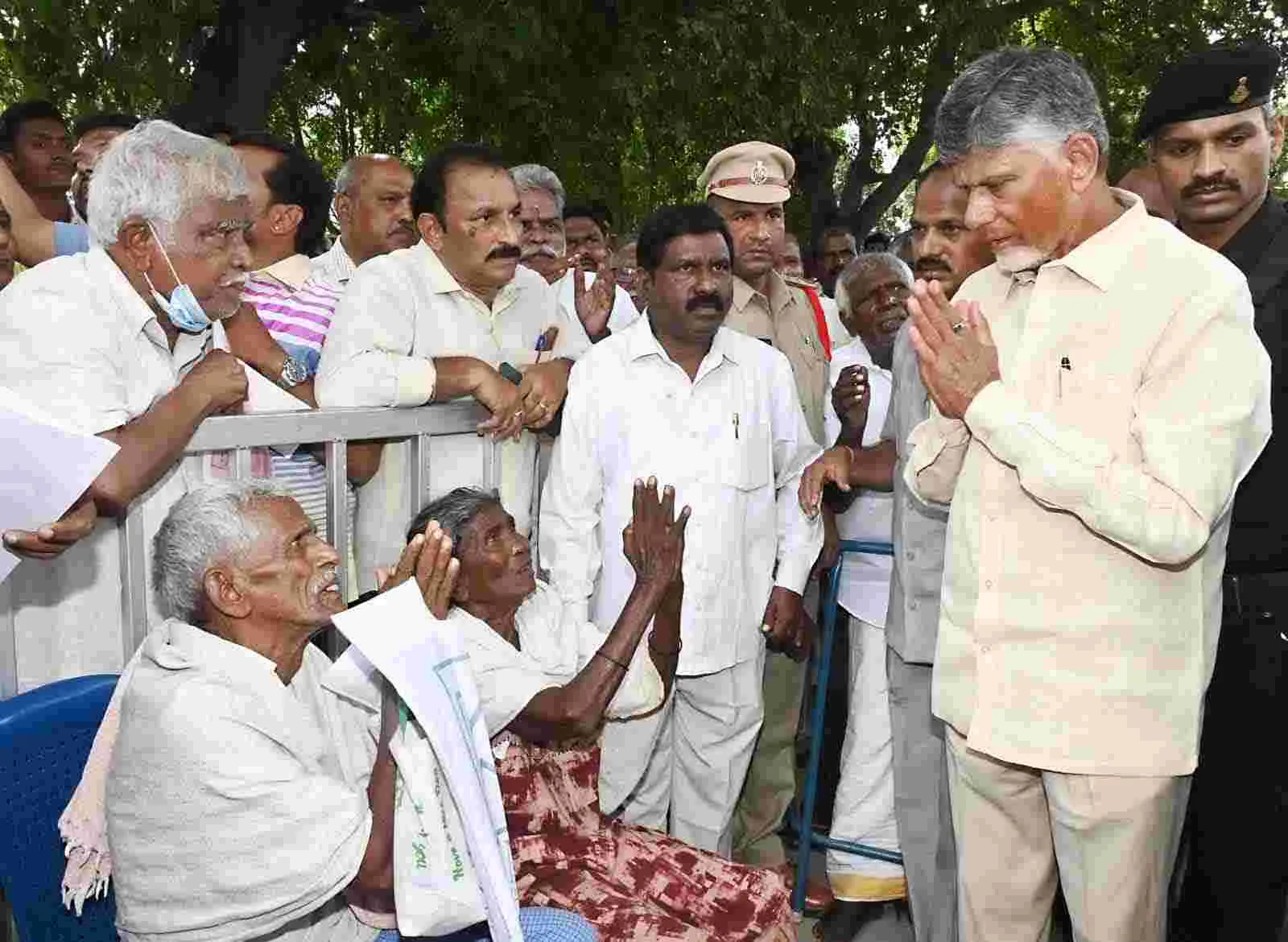   CM Chandrababu: నారావారిపల్లెలో అభివృద్ధి పనుల్లో బిజిగా సీఎం చంద్రబాబు