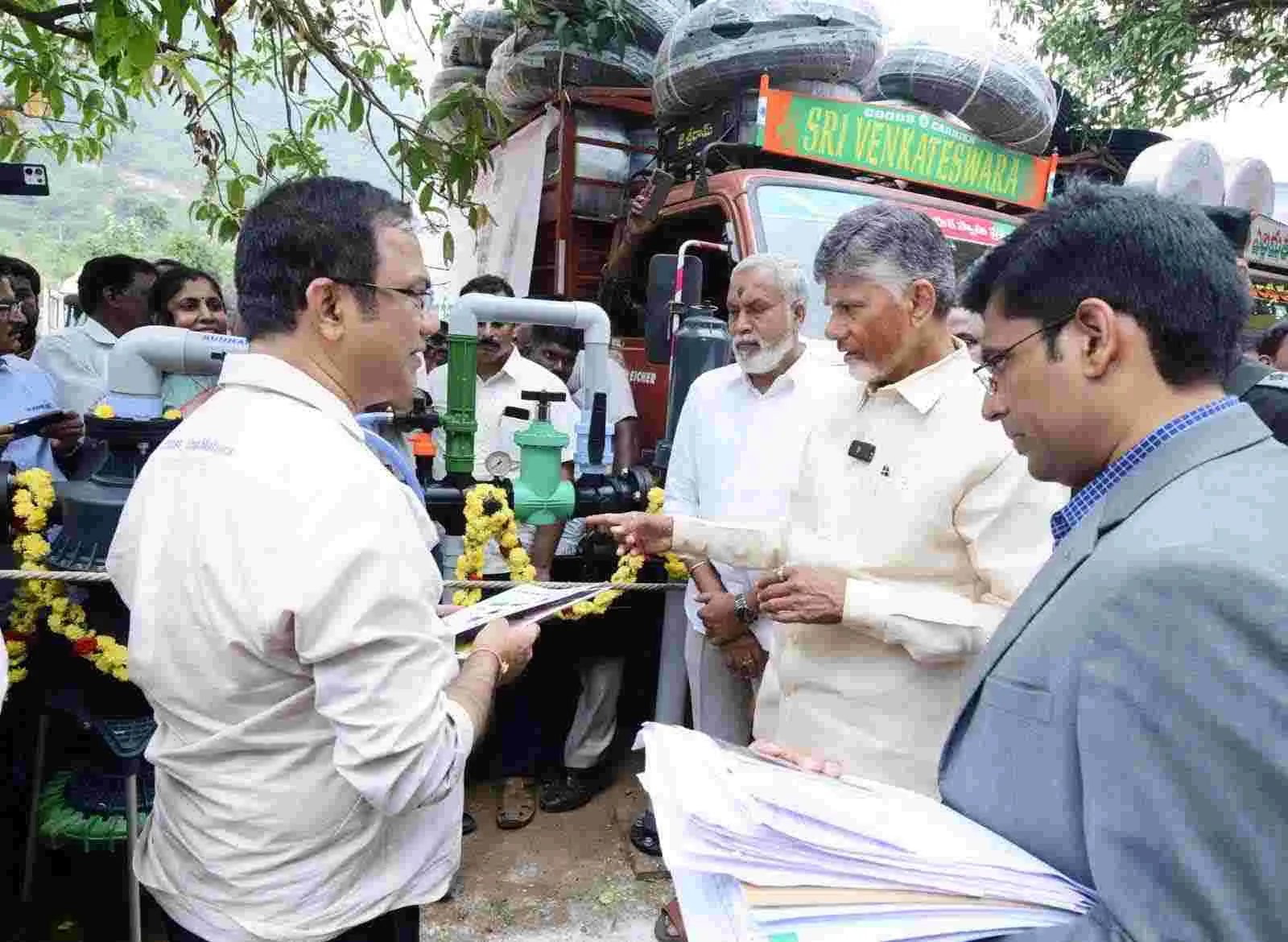   CM Chandrababu: నారావారిపల్లెలో అభివృద్ధి పనుల్లో బిజిగా సీఎం చంద్రబాబు