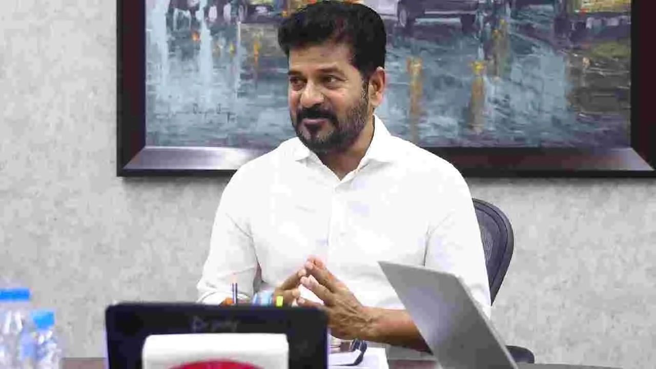 CM Revanth Reddy: ప్రభుత్వ పాఠశాలలపై  సీఎం రేవంత్‌రెడ్డి కీలక నిర్ణయాలు