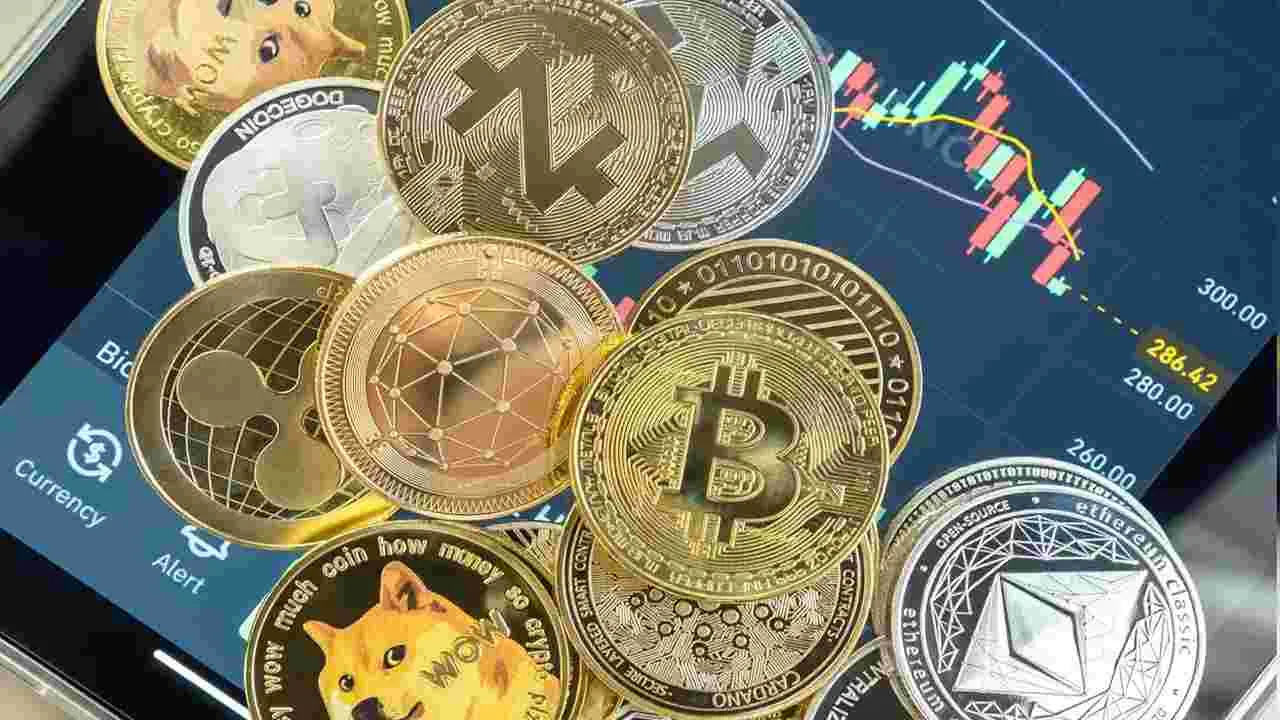 Cryptocurrency: క్రిప్టో కరెన్సీపై పెట్టుబడులు చేస్తున్నారా.. ఎంత పన్ను చెల్లించాలో తెలుసా