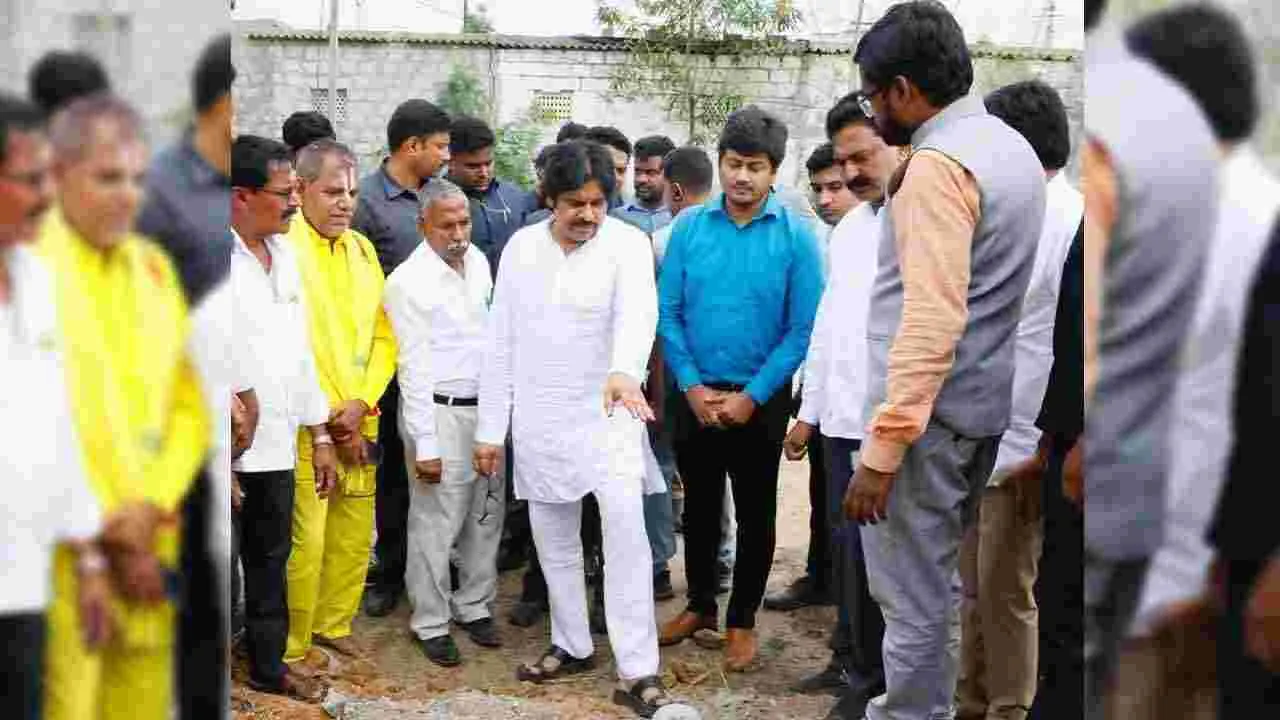 Pawan Kalyan: ఆరు నెలల్లో 3,750 కి.మీ రోడ్లు..