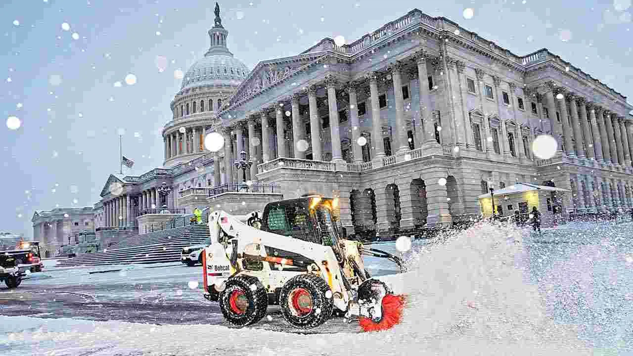  U.S. Snowstorm: అమెరికాలో మంచు తుఫాను బీభత్సం