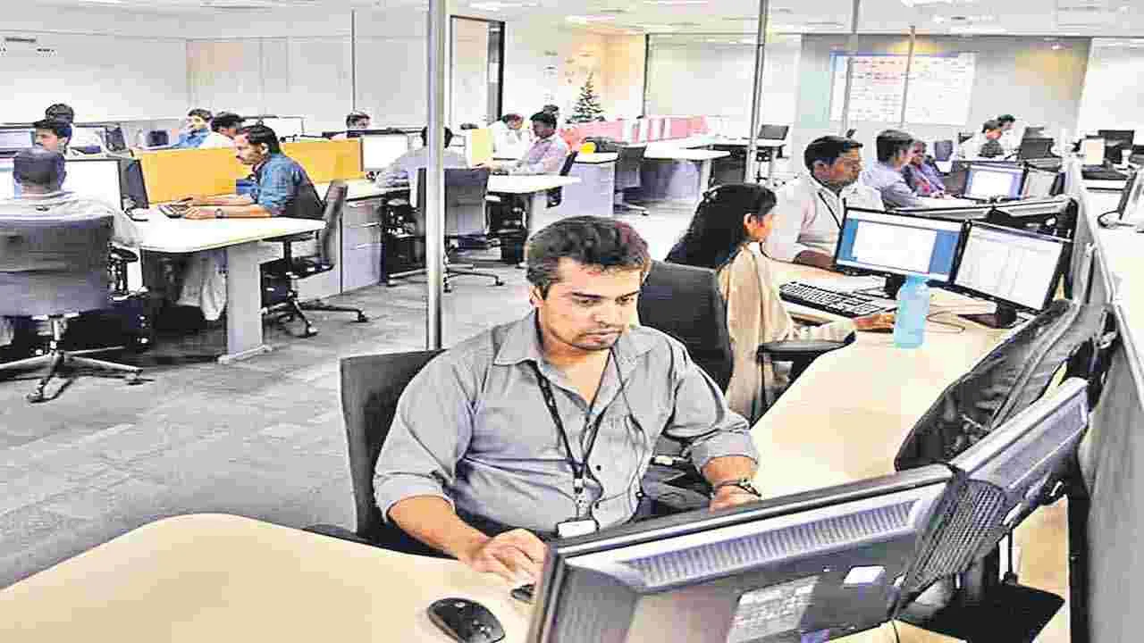 IT Sector : ఐటీ ఉద్యోగాలకు ‘టెక్’ గండం