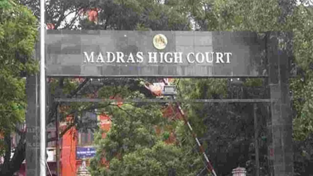 Madras High Court: అన్నా యూనివర్శిటీ ఘటనపై సిట్ దర్యాప్తు.. బాధితురాలికి రూ.25 లక్షల పరిహారం