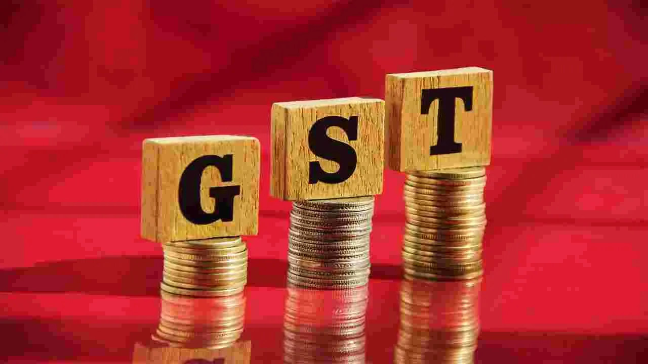 GST: రూ.2.22 కోట్ల బకాయిలు చెల్లించాలని ఆటోడ్రైవర్‌కు జీఎస్టీ నోటీసు.. 