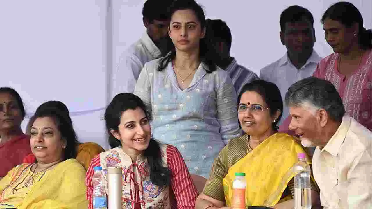  CM Chandrababu: సంక్రాంతి వేడుకల్లో సీఎం చంద్రబాబు.. ఏం చేశారో మీరే చూడండి..