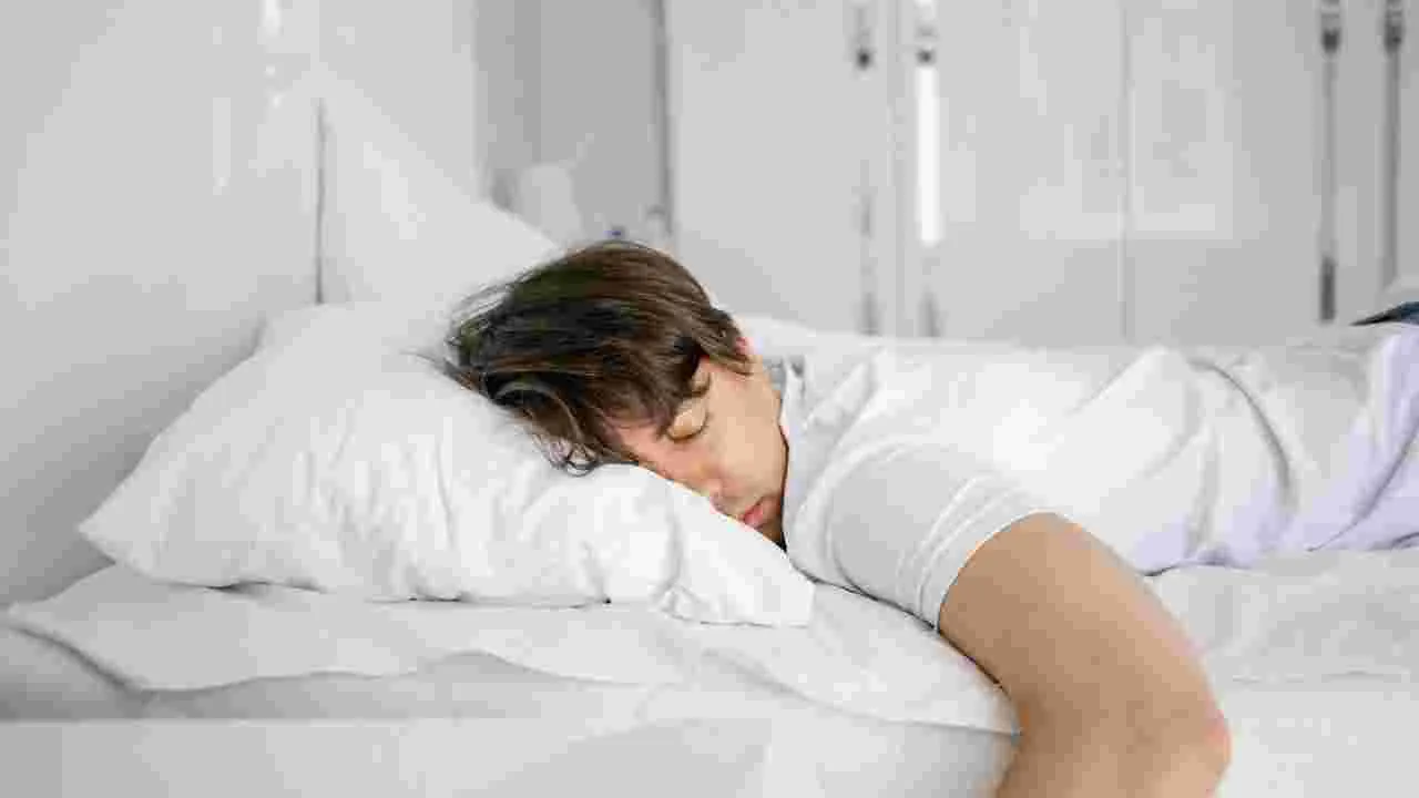 Health Tips: మీరు అతిగా నిద్రపోతున్నారా.. ఈ వ్యాధులు రావడం పక్కా..