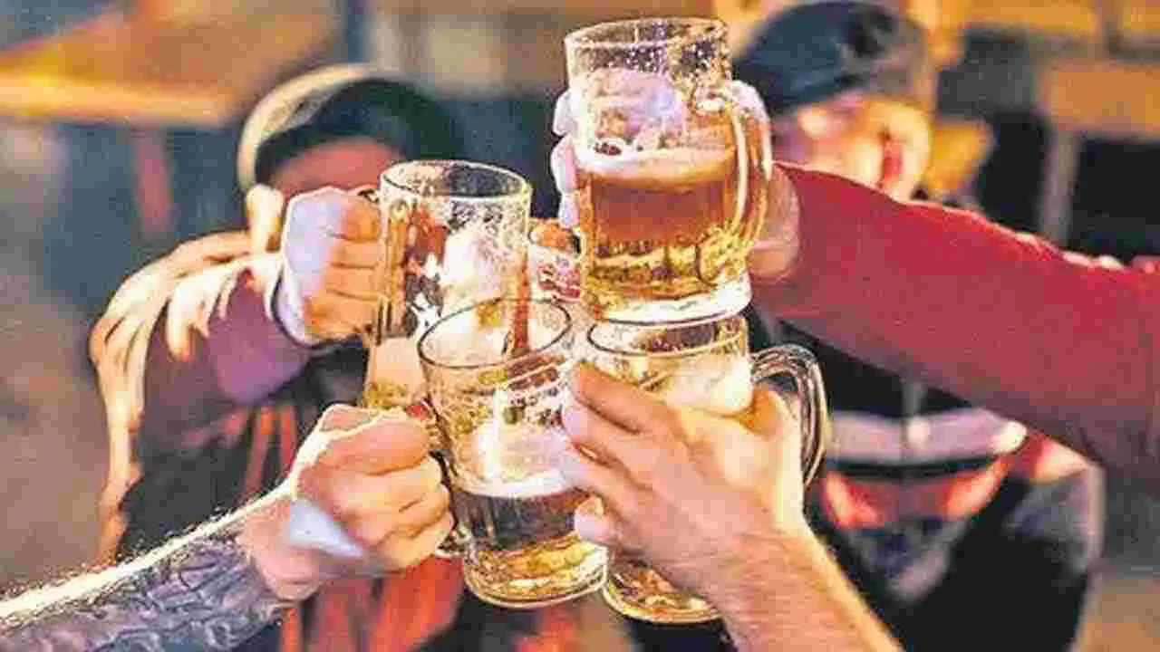 Liquor Sales: రికార్డు అమ్మకాలు.. ఒక్కరోజే రూ.9 కోట్ల మద్యం తాగేశారు