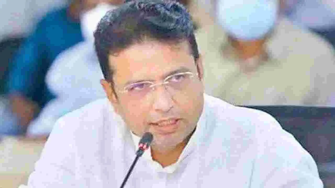 Minister Sridhar Babu: కేంద్ర బడ్జెట్‌లో తెలంగాణాకు తీరని అన్యాయం