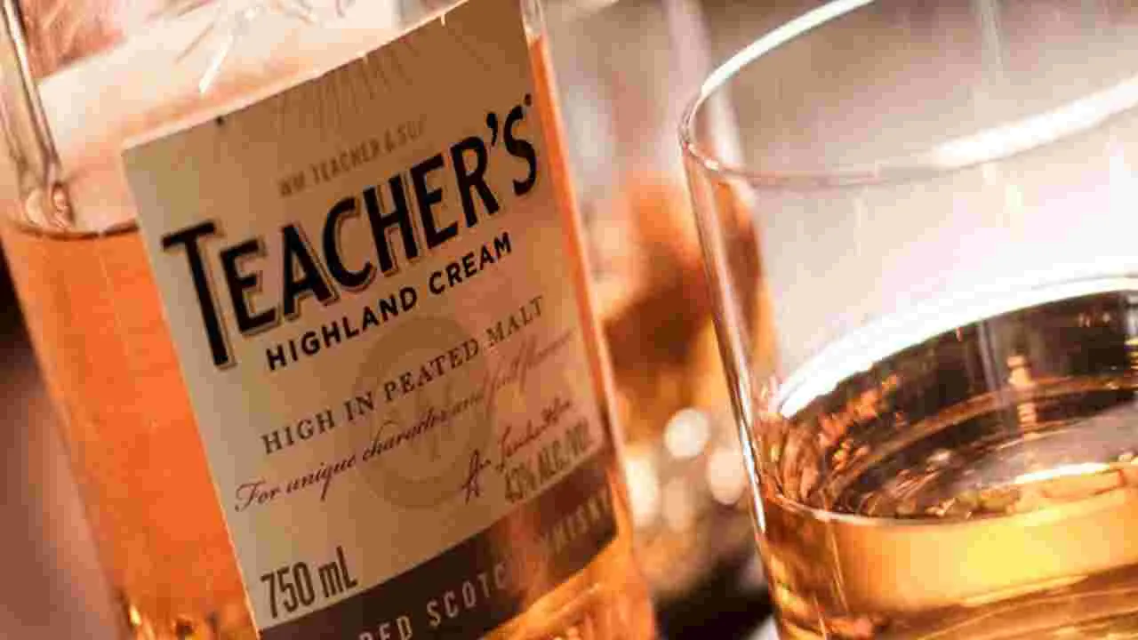 Teacher`s Whisky: టీచర్స్ విస్కీకి ఆ పేరెలా వచ్చిందో తెలుసా? దాని వెనుకున్న 175 ఏళ్ల చరిత్ర ఏంటంటే..