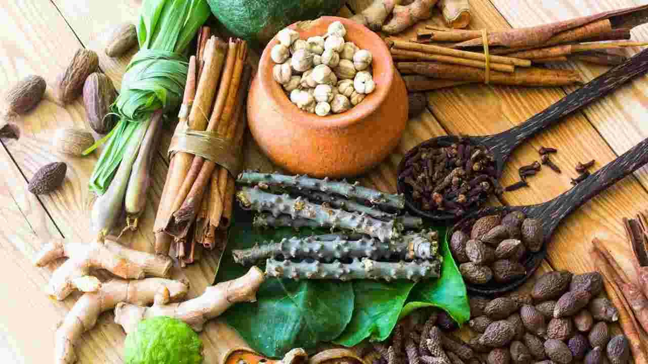 Ayurveda: కొత్త సంవత్సరంలో హెల్తీగా ఉండాలంటే.. వీటిని పాటించండి..