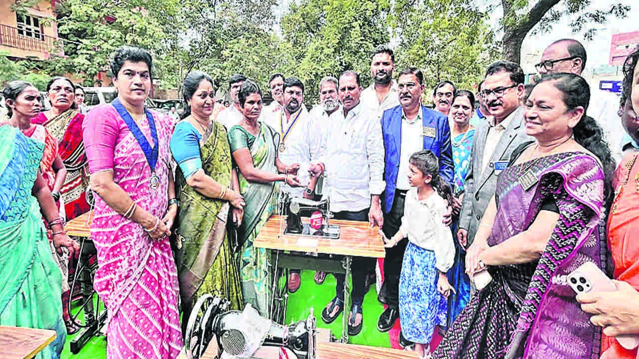 MLA : రోటరీ క్లబ్‌ సేవలు అభినందనీయం : ఎమ్మెల్యే