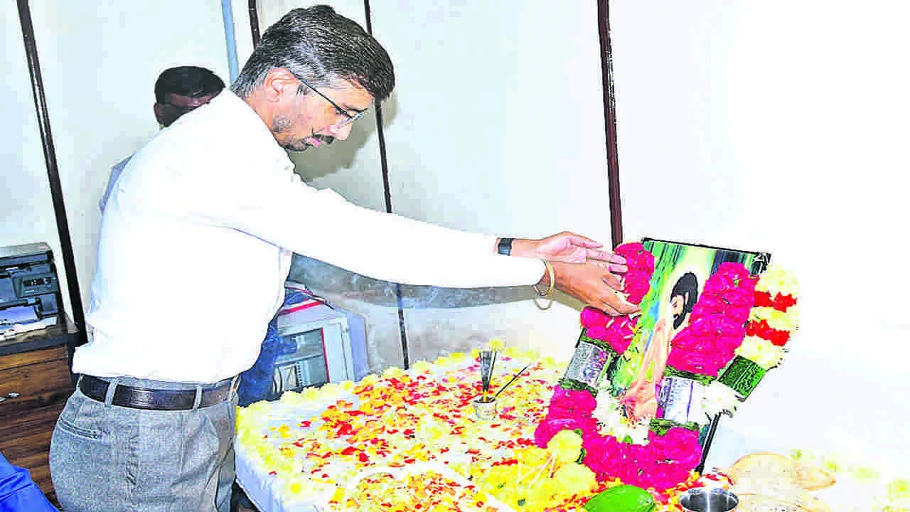 YOGI VEMANA : చిరస్మరణీయం వేమన పద్యం