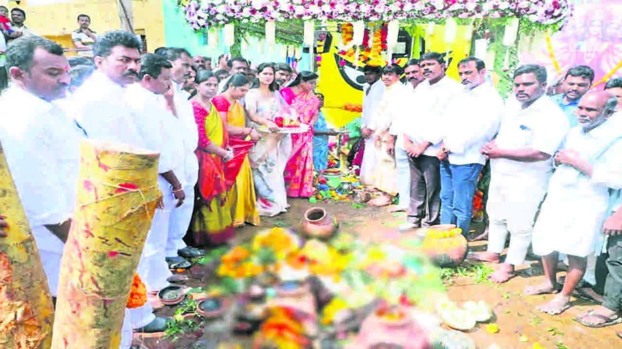 GOD : ఘనంగా పెద్దమ్మ జాతర