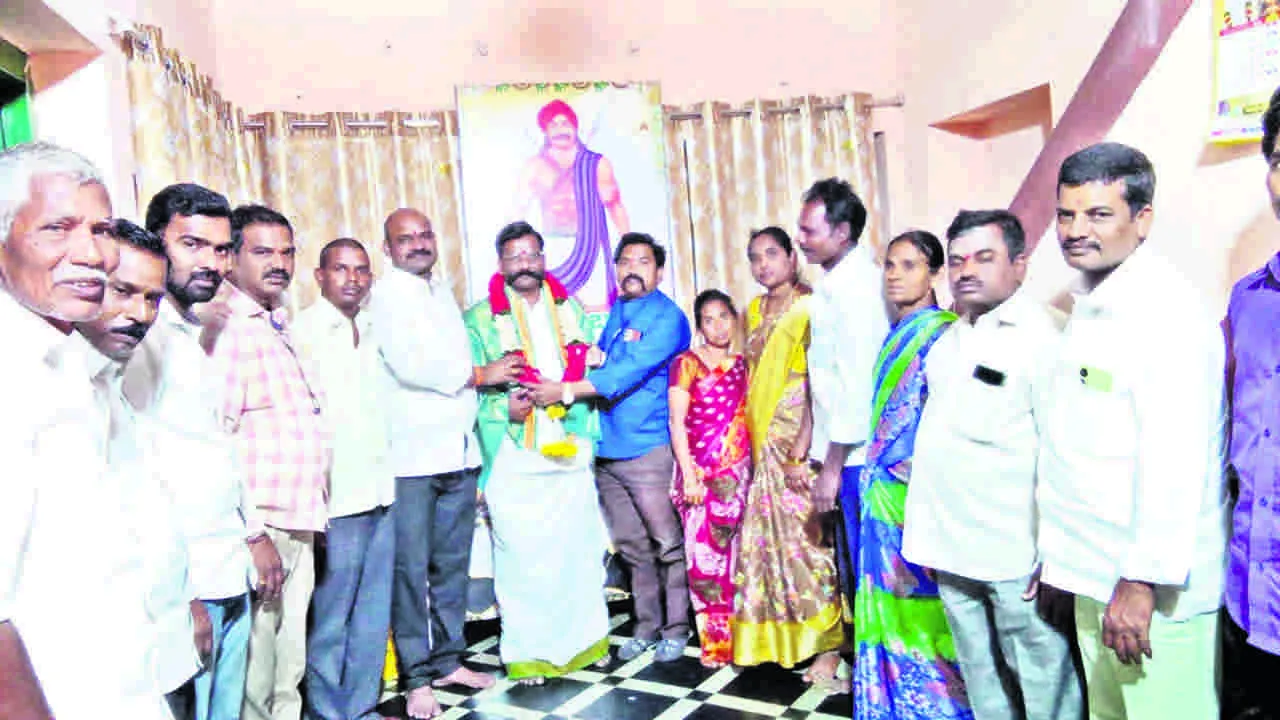 VADDERA SANGHAM : వడ్డెర్ల సమస్యల పరిష్కారానికి కృషి