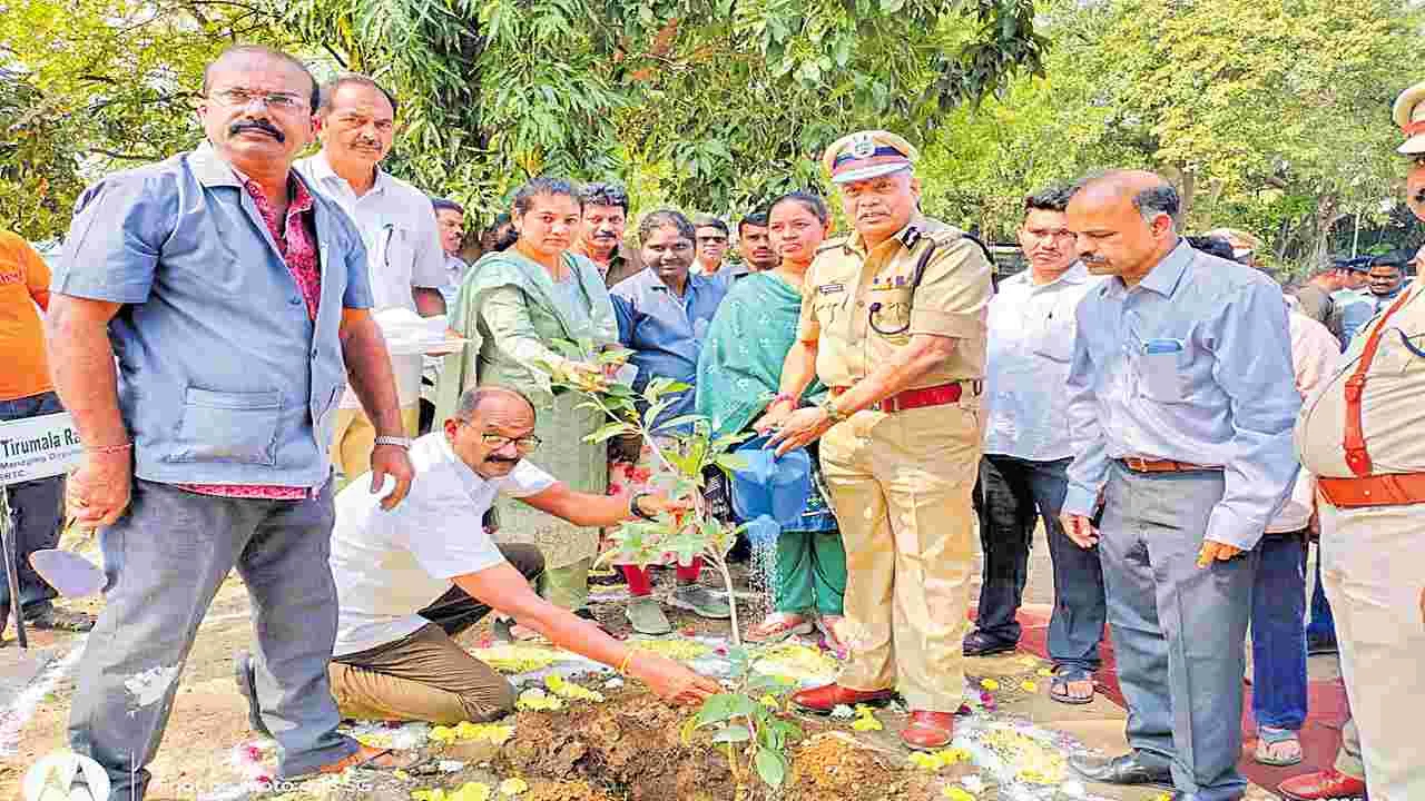 APSRTC : ఆర్టీసీకి 20 కోట్ల ఆదాయం