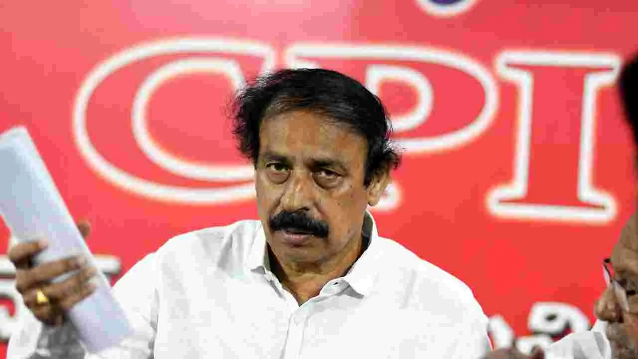 CPI Leader K. Ramakrishna : పేదల సాగులో ఉన్న దేవాలయ భూములకుశాశ్వత యాజమాన్య హక్కు పత్రాలు ఇవ్వాలి 