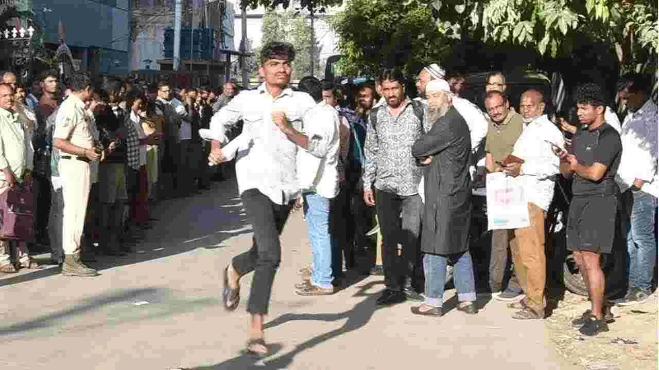 జేఈఈ  మెయిన్‌  పరీక్షలకు విద్యార్థులు