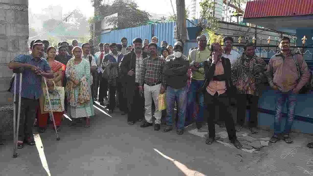 జేఈఈ  మెయిన్‌  పరీక్షలకు విద్యార్థులు