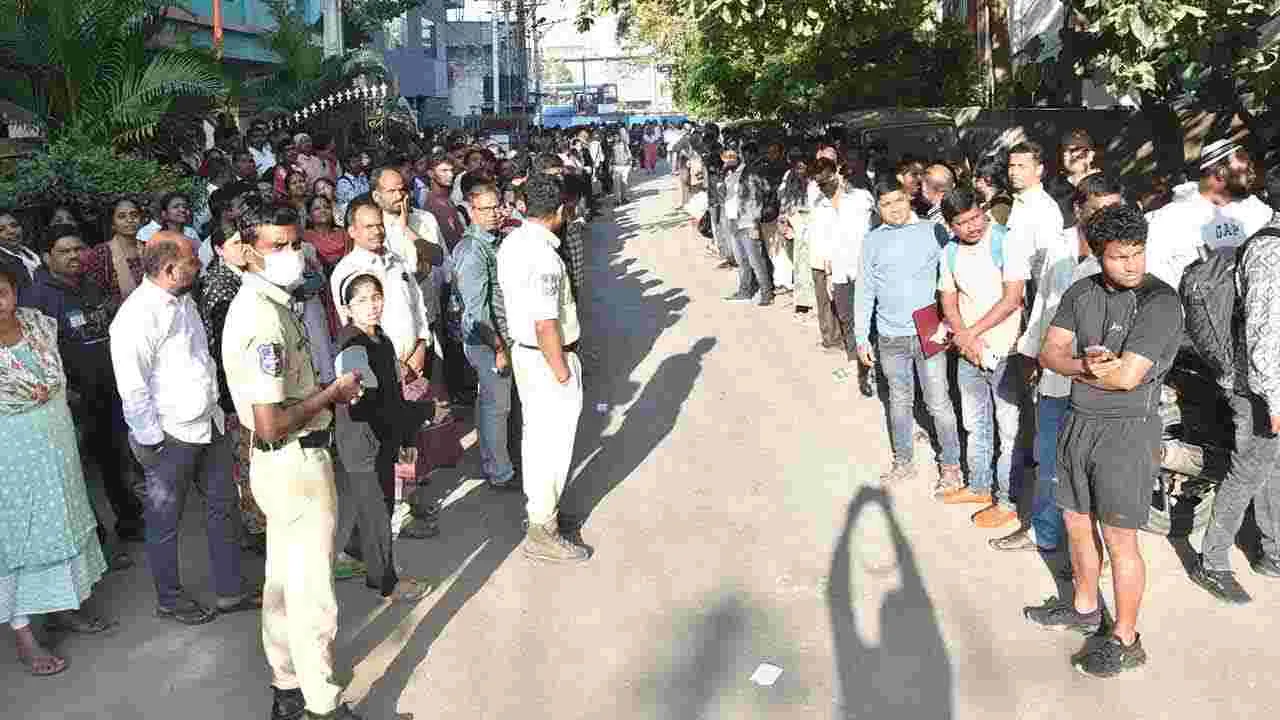 జేఈఈ  మెయిన్‌  పరీక్షలకు విద్యార్థులు