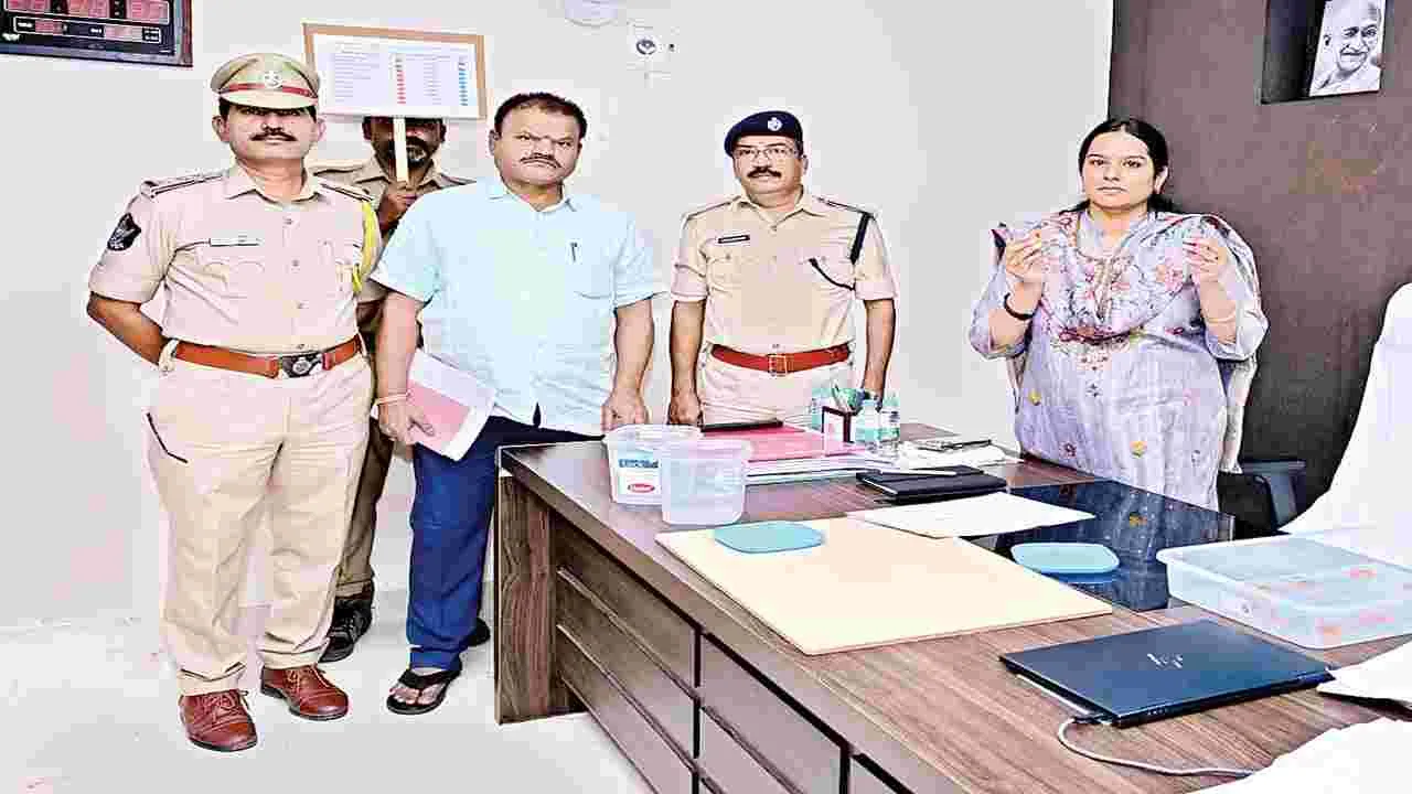 గీత కార్మికులకు మద్యం దుకాణాలు