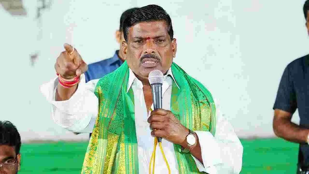 Patancheru Congress: పటాన్‌చెరు కాంగ్రెస్‌లో అసలు ఏం జరుగుతోంది