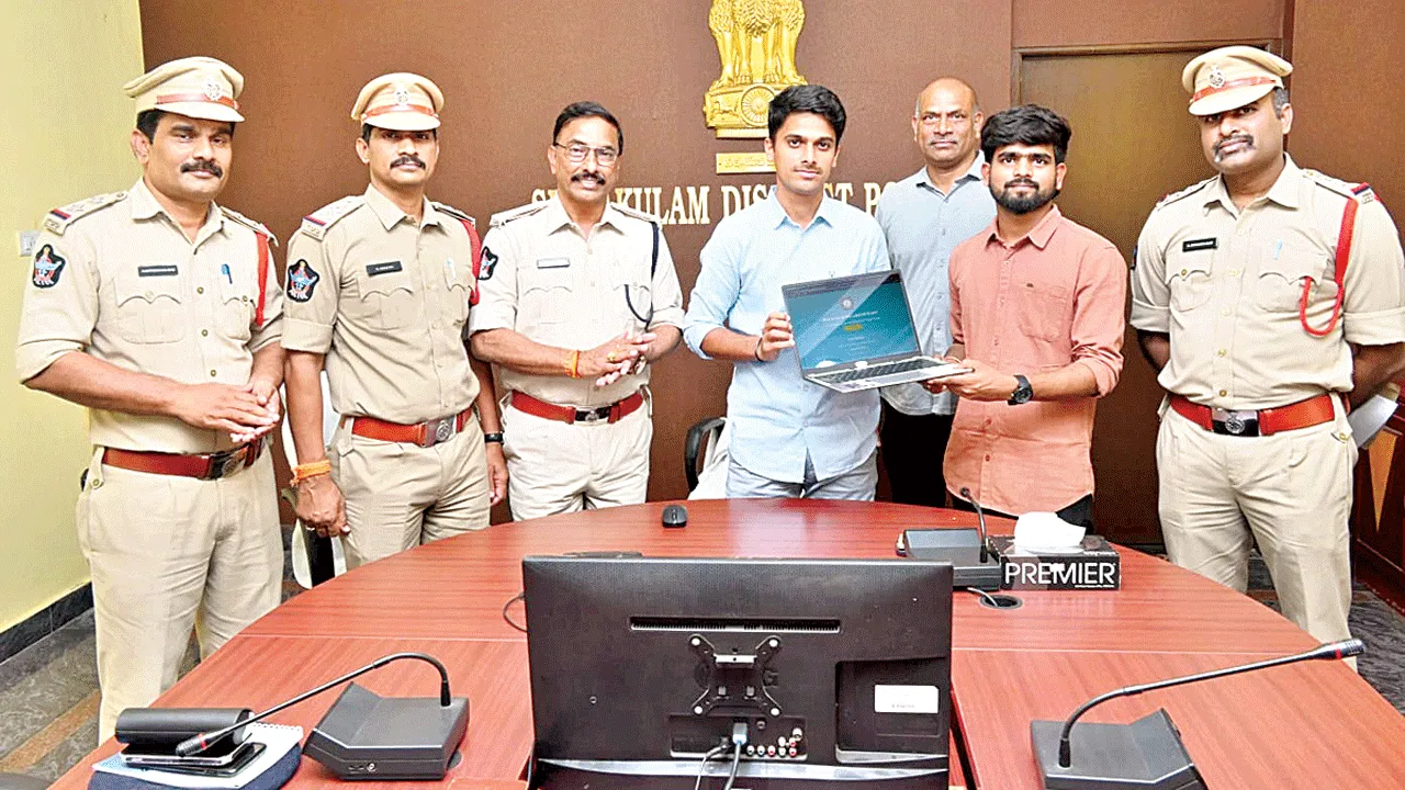 police: ఒక్క క్లిక్తో సమాచారం