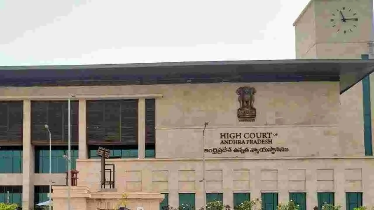 High Court : శారదాపీఠం భవనం కూల్చివేతకు ఆదేశాలిస్తాం!