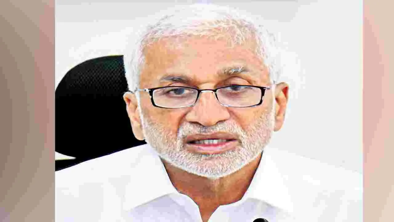 Political Scene : రాజకీయాలకు సాయిరెడ్డి సెలవు !