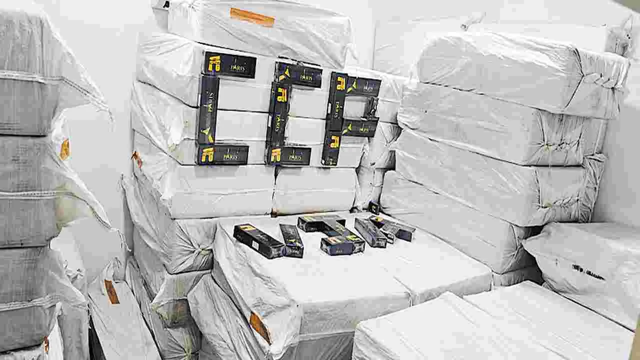 Vijayawada : రూ.1.76 కోట్ల విలువైన నకిలీ సిగరెట్లు సీజ్‌