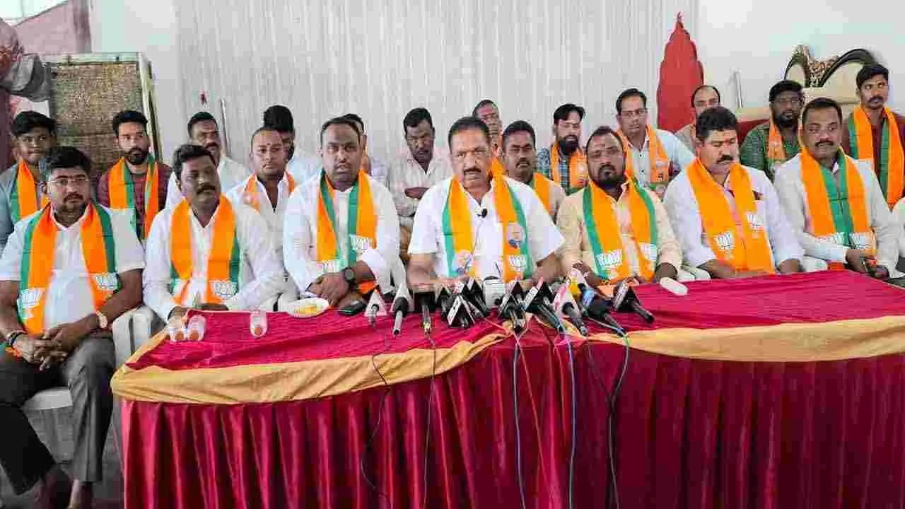 కరీంనగర్‍లో విలేకరుల సమావేశం..