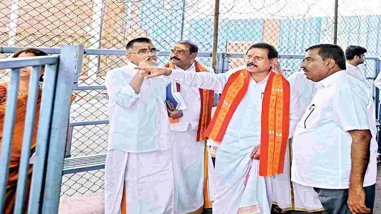 ప్రణాళికాబద్ధంగా క్యూలైన్లు