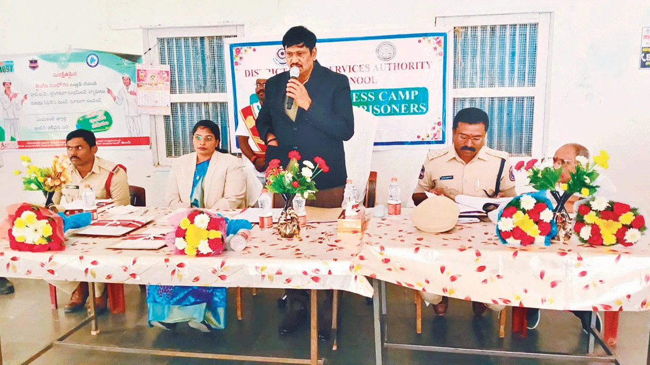 స్థోమత లేని ఖైదీలకు న్యాయవాదిని నియమిస్తాం