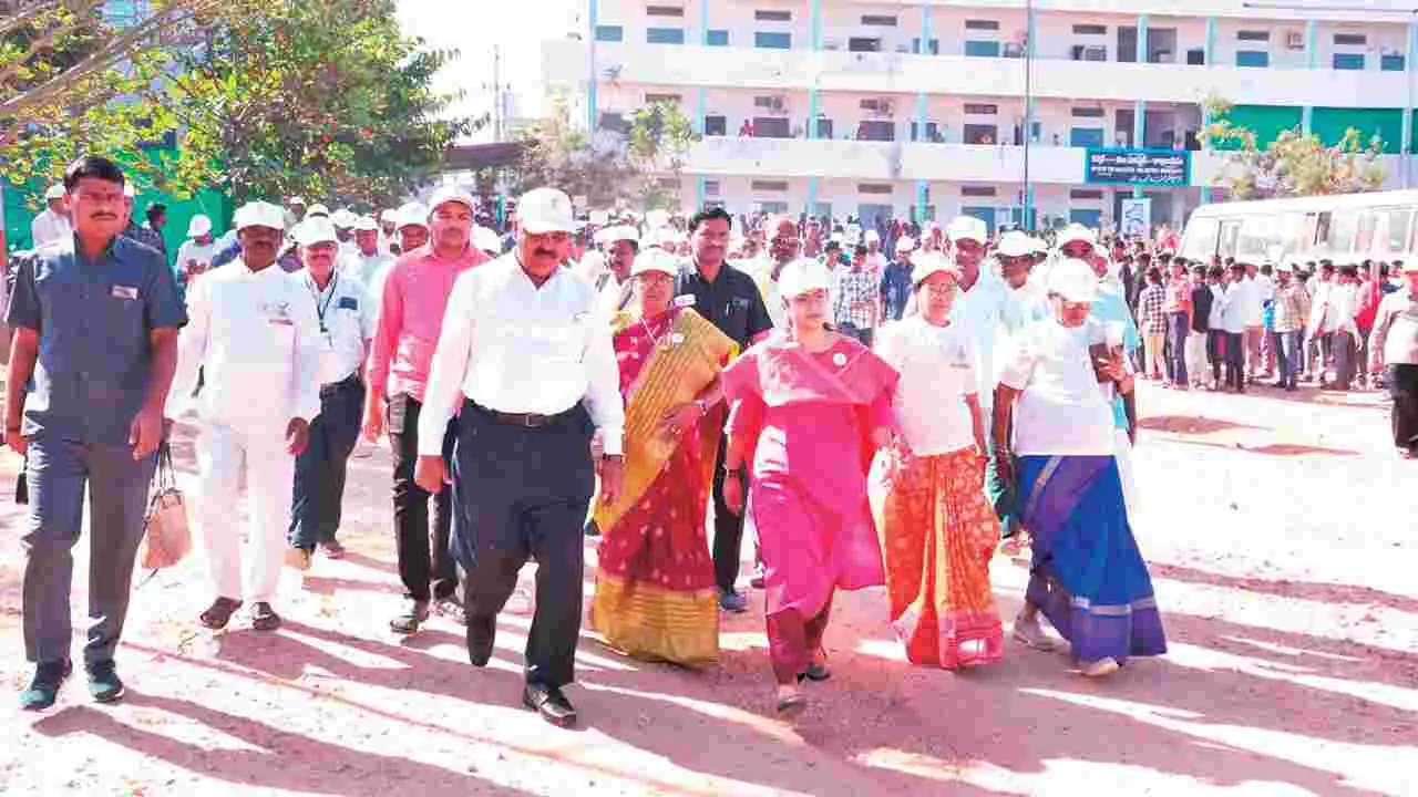 దేశ భవిష్యత్ ఓటర్ల చేతిలో ఉంది