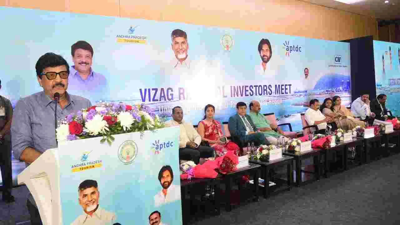 అసెంబ్లీ స్పీకర్ అయ్యన్న పాత్రుడు, టూరిజం మంత్రి కందుల దురేష్ వైజాగ్ రీజనల్ ఇన్ వెస్టర్స్ మీట్ంగ్‌లో పాల్గొన్నారు  