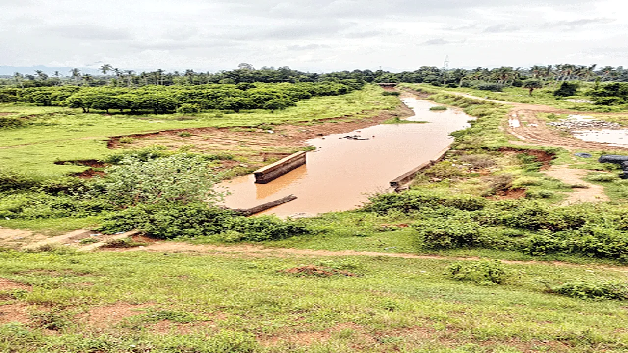 Irrigation Water సాగునీటికి ఎదురుచూపు