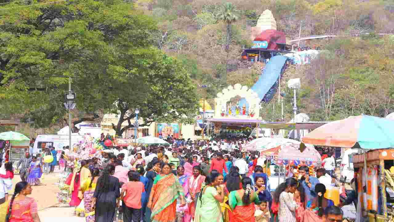 భక్తి తన్మయత్వంలో...