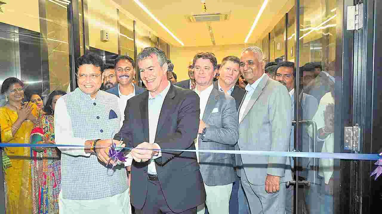 Sridhar Babu: జిల్లా కేంద్రాల్లో ప్రత్యేక నైపుణ్య కేంద్రాలు:దుద్దిళ్ల