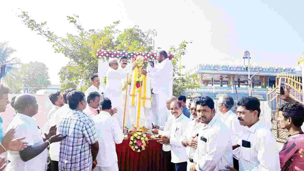 మహాత్ముడి ఆశయ సాధనకు కృషి