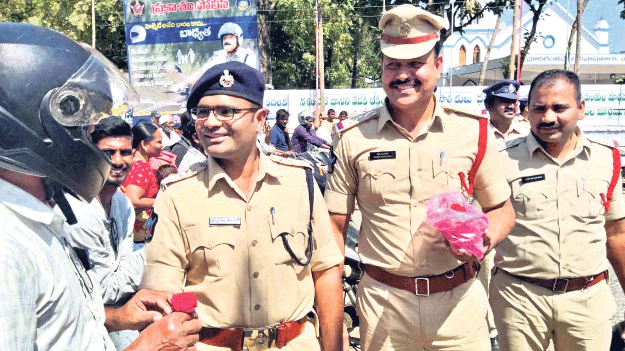 మైనర్లు వాహనాలు నడిపితే జరిమానా
