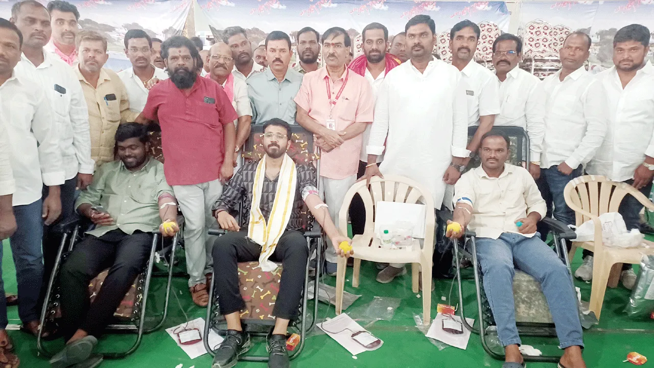 ఘనంగా లక్ష్మారెడ్డి జన్మదిన వేడుకలు