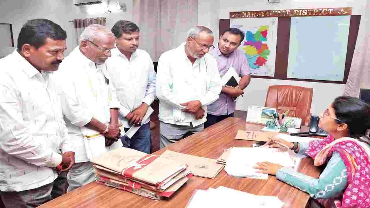 ప్రజావాణికి 18 ఫిర్యాదులు