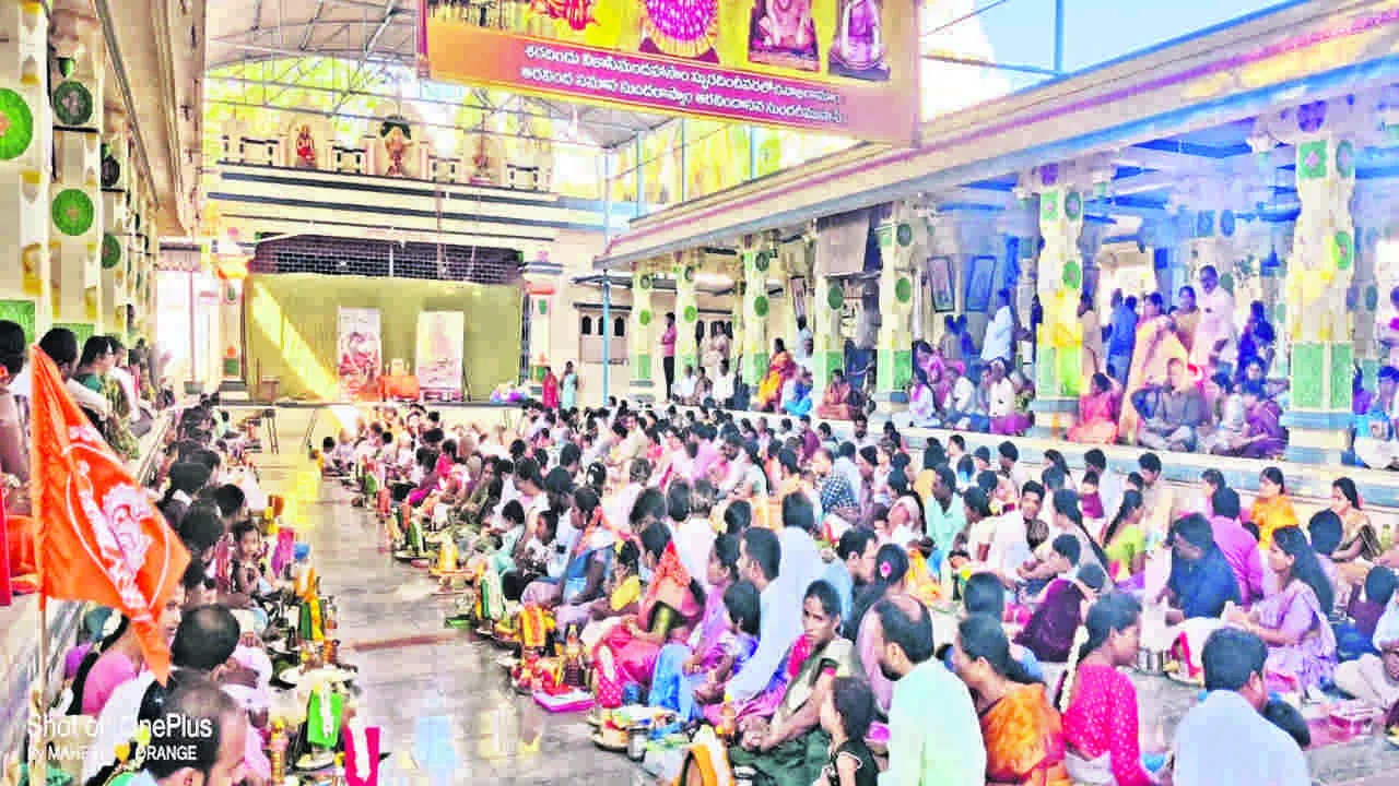 GOD : కన్నుల పండువగా వసంత పంచమి