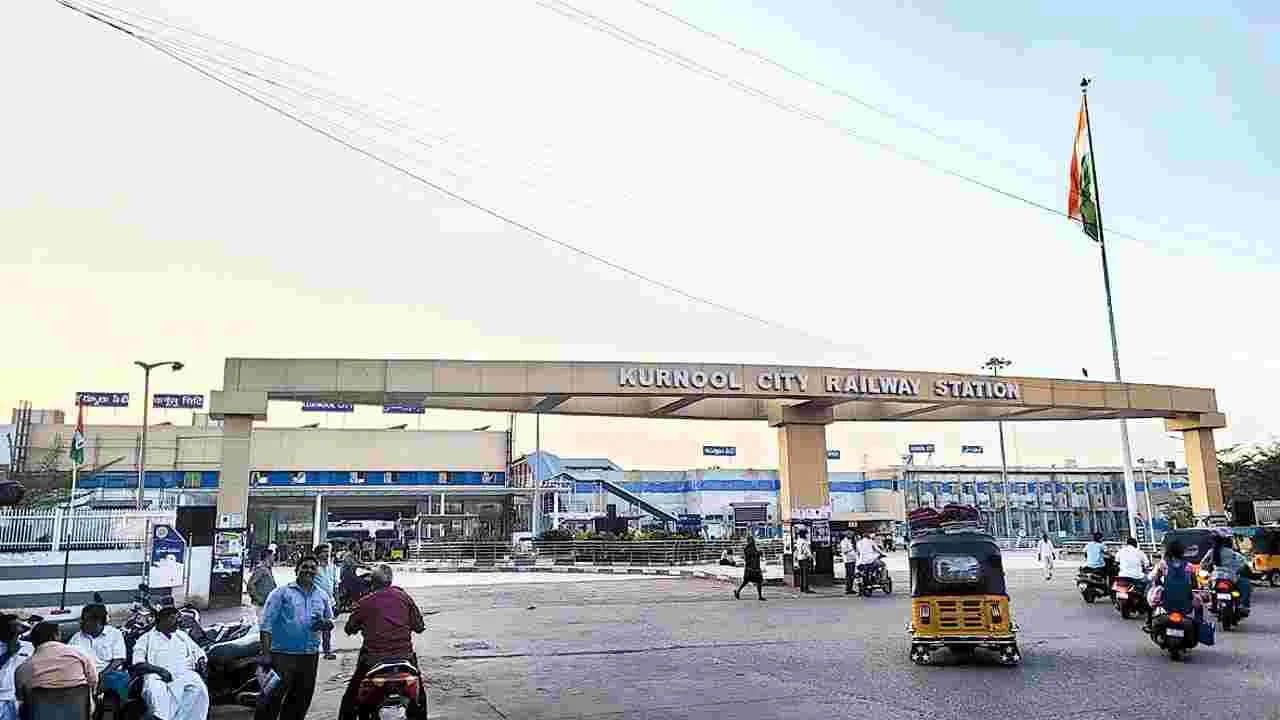 రైల్వే స్టేషన్లకు మహర్దశ