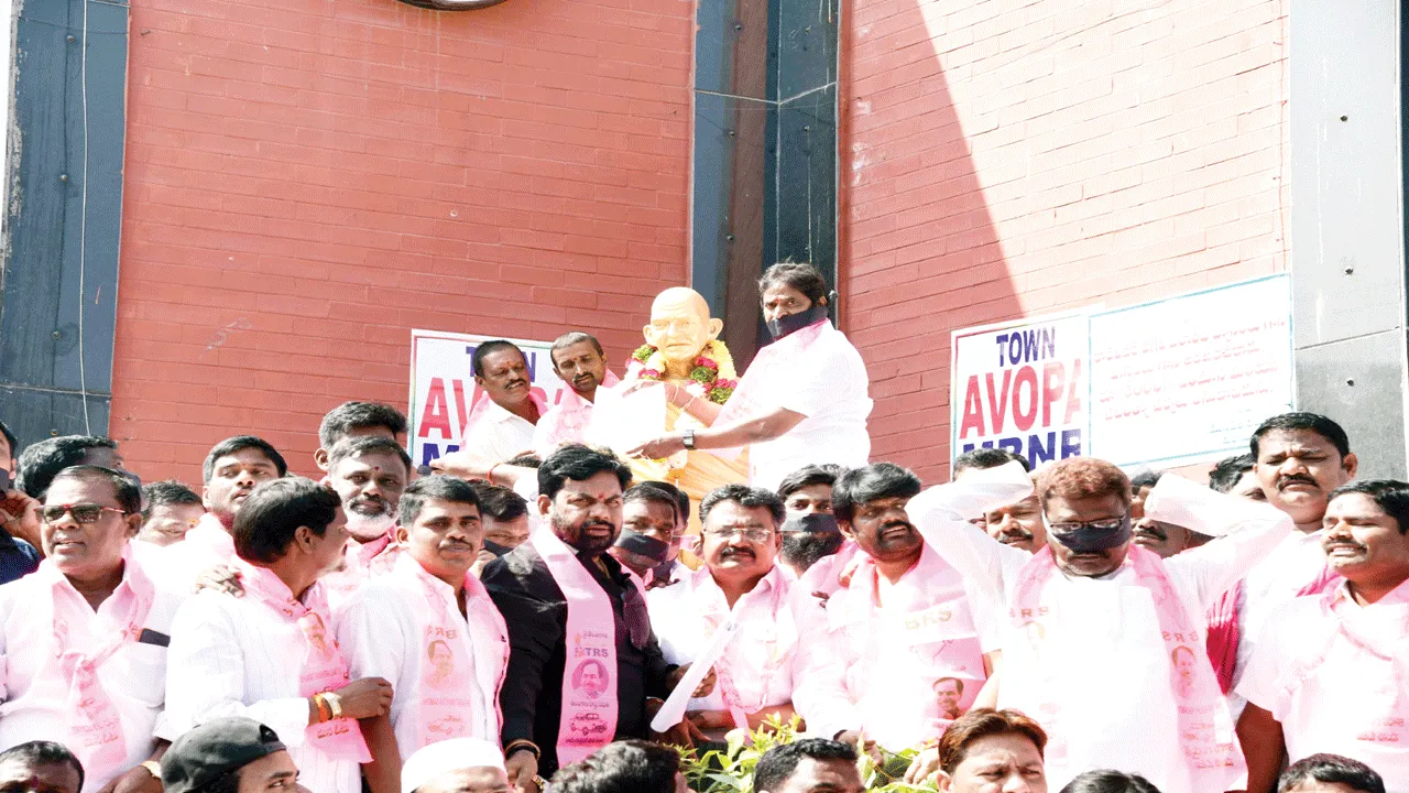 దొంగ హామీలతో అధికారం