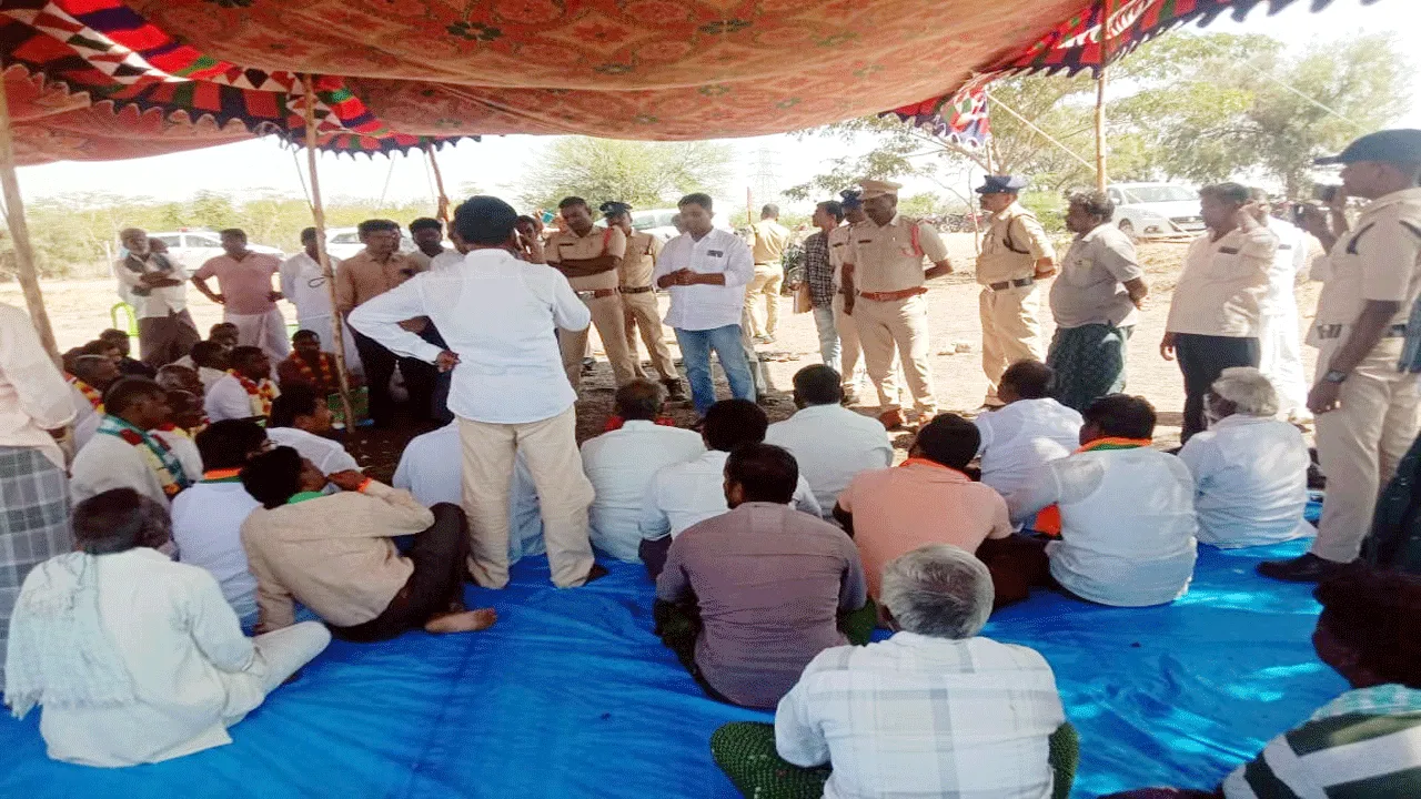 దీక్ష వీడి చర్చకు రండి