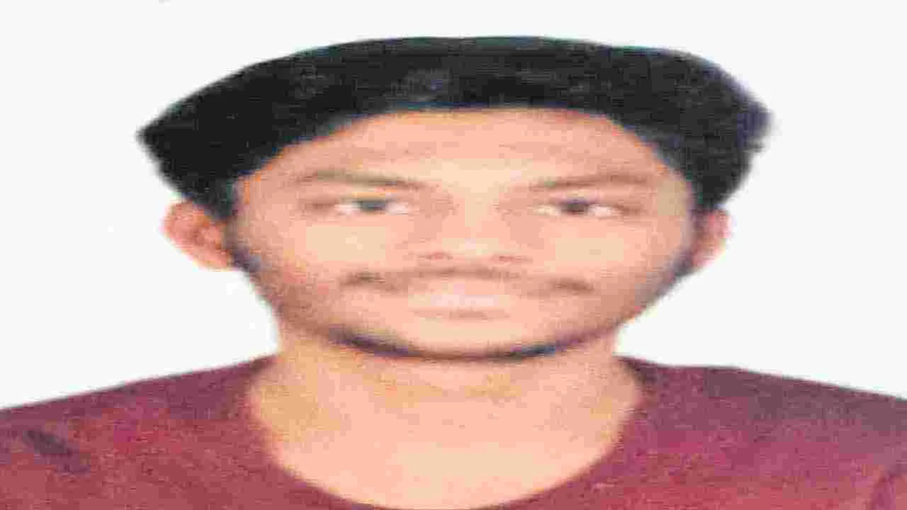 Suicide : సహోద్యోగిని ఫిర్యాదు.. సాఫ్ట్వేర్ ఇంజనీర్ ఆత్మహత్య