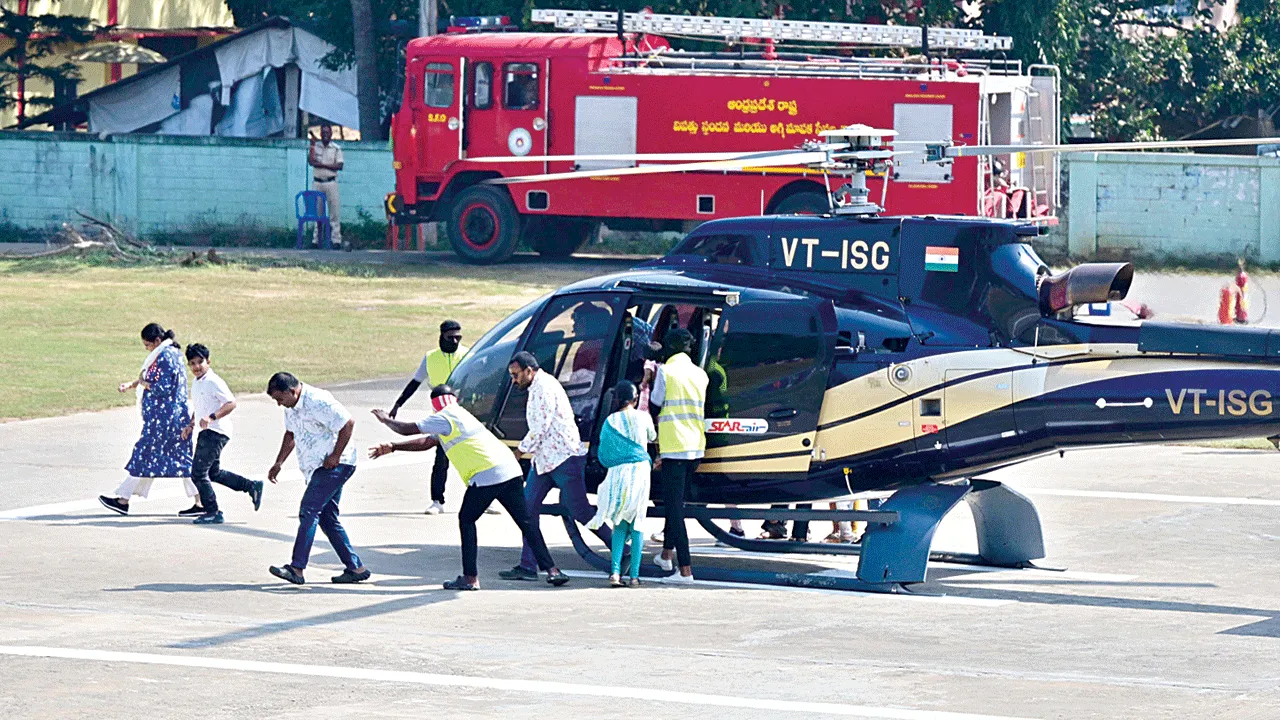 ఐదో తేదీ వరకూ హెలీ టూరిజం: పీడీ