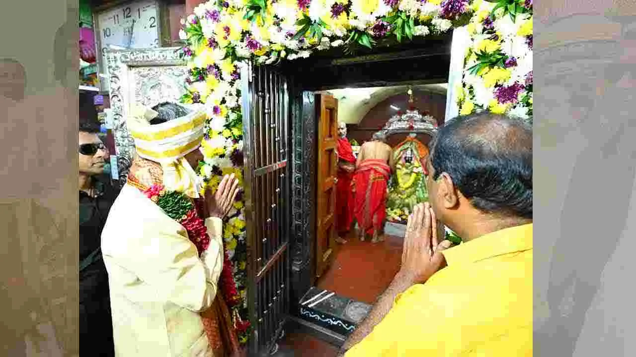 CM Chandrababu: వాసవి కన్యకాపరమేశ్వరి  ప్రత్యేక పూజల్లో సీఎం చంద్రబాబు